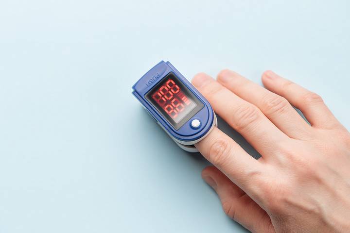 How to Use an Oximeter: A Beginner's Guide - Diesel Plus